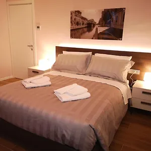 2 Navigli 2*, Milan Italy